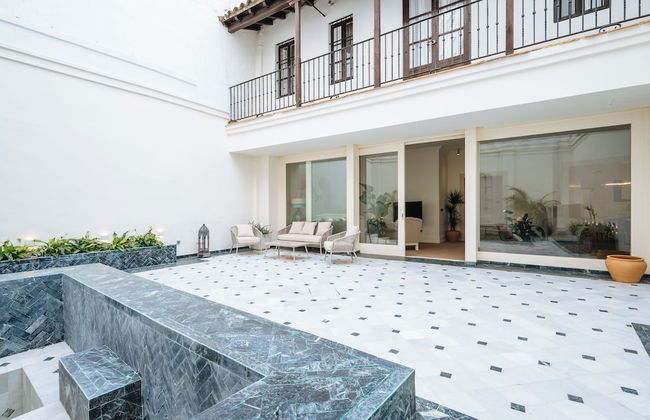 Luxurious Apartment with Patio and Pool - Foto 22