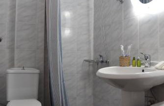 KyMa Studios and Suites - Photo 13