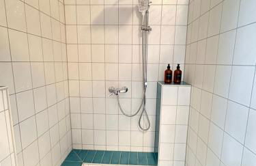 Studio Alte Mädchenschule, Sauna, 6 Personen, Hund, am Saurierpark, Boxsprinbetten, gratis Kaffee und Tee, Minibar - Foto 7