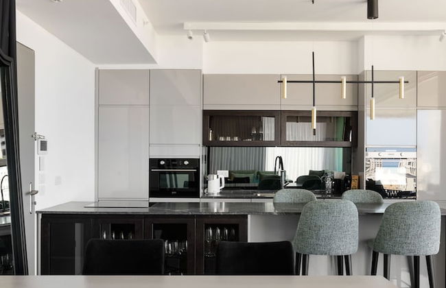 Luxury with Terrace & Sea View by FeelHome - Photo 16