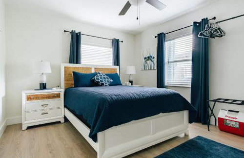 New & Blue - 2 blocks to the beach - Photo 17