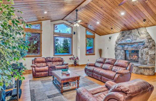 Tahoe Island Retreat Hot Tub & Game Room - Foto 1
