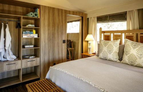 Secluded Glamping Tree Tent with Outdoor Soaking Tub & Private Pizza Oven Near Waterfalls, Zirconia, NC - Foto 7