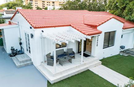 Luxury Retreat 3B ,2Ba POOL , Coral Gables Center - Photo 40