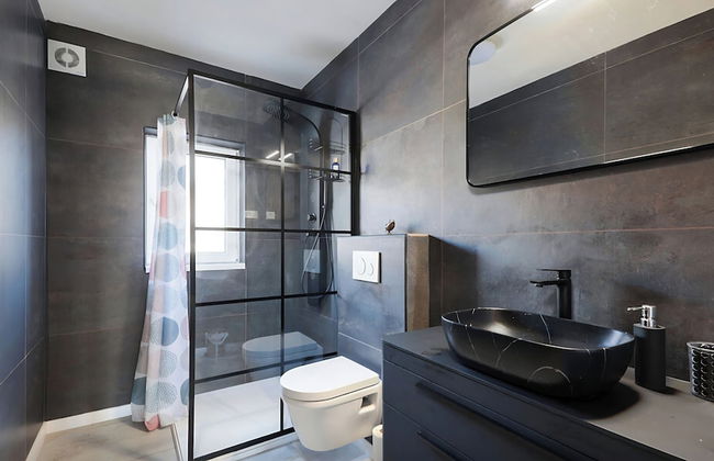 Villa Gariful - Sleeps 10 - Pool - Hottub - Petsok - Foto 13