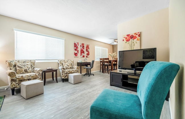 Longer Stay for Travelers Blocks from Hospital and Downtown Security Gates - Foto 30