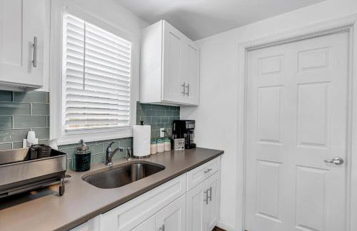 Highly Rated Beach House 35 Blocks to Beach & Main St 6 Badges, Patio, Grill - Foto 14