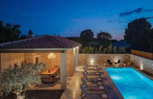 Nice Home In Zminj With Sauna - Photo 17