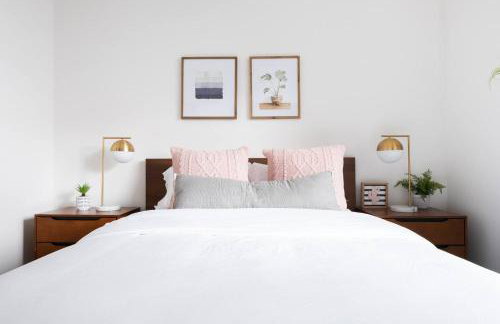 Designer Urban Retreat w Rooftop Deck & Fireplace - Foto 11