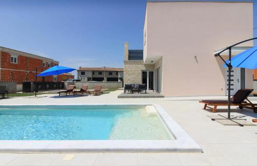 New modern villa Gogo with private pool near the beach and town of Pula by WiiBuk - Foto 51