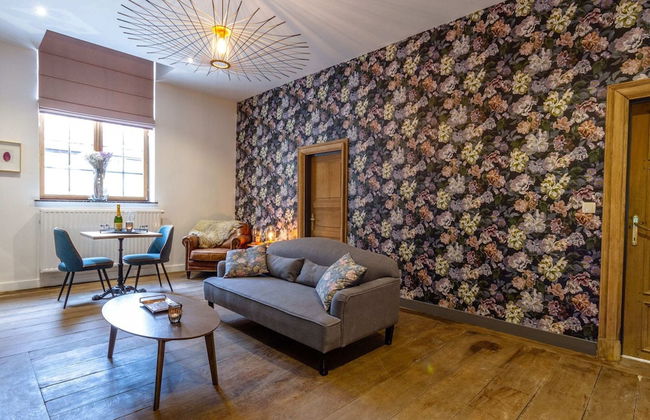 Splendid Castle in Perwez-haillot With Sun-loungers - Photo 6