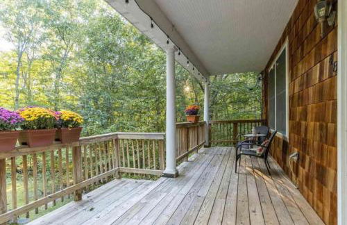 Catskill Cabin with Firepit & Indoor Jacuzzi Tub - Foto 51