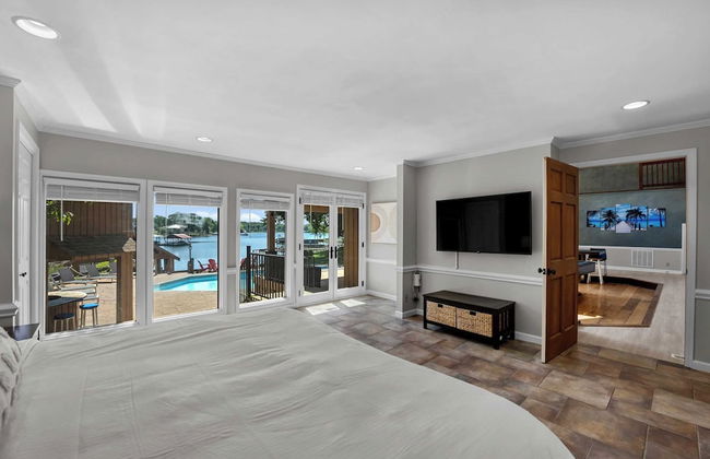 Stay Awhile by Avantstay Lakefront + Pool, Dock - Foto 4