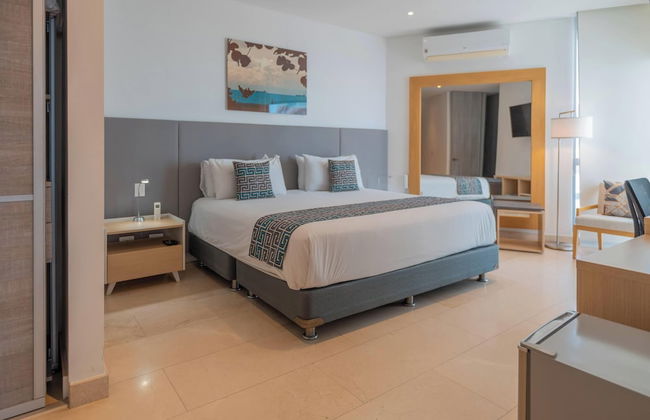 Grand Marina Santa Marta - Photo 21