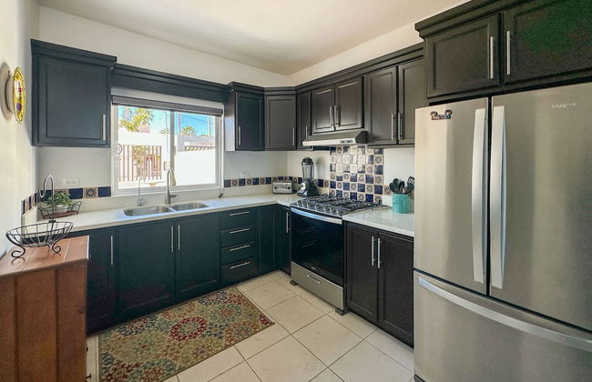 Modern 3BR Family Escape - Foto 12