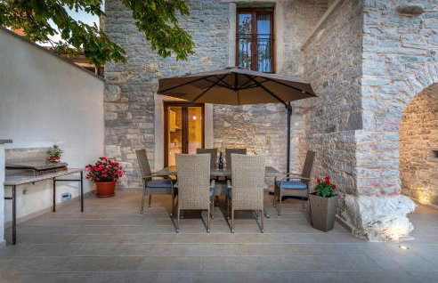 Cozy Home In Rojnici With Wifi - Photo 14