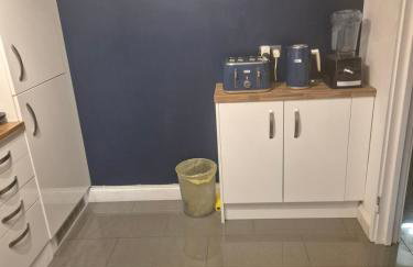 LUXURY One BEDROOM FLAT - Photo 17