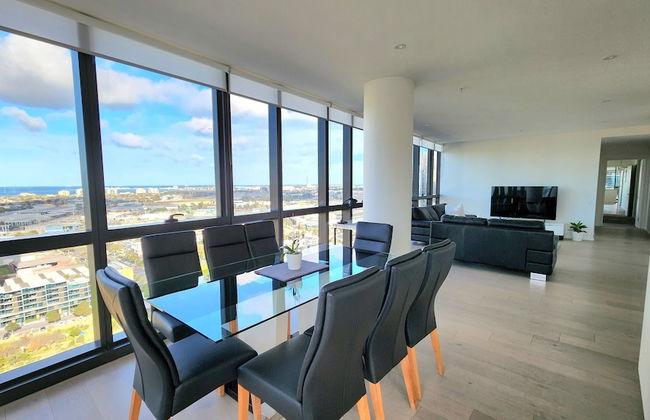 Melbourne Lifestyle Apartments - Best Views on Collins - Photo 63