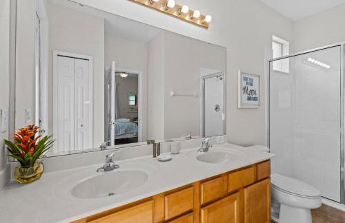 Family Nest 4-Bedroom Home Near Disney World - Photo 6