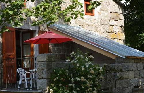 Charmante Maison en Granit Près de Tence - FR-1-582-134 - Foto 1