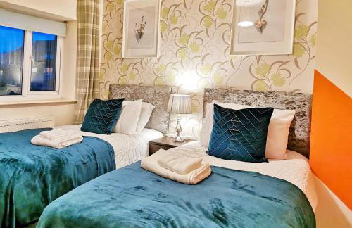 Highstone 4 Bedrooms Home 7 Beds With Parking and Garden - Foto 6