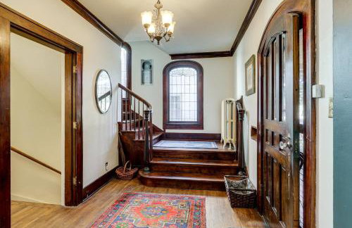 Historic Home Overlooking Central Riverside Park! - Foto 16