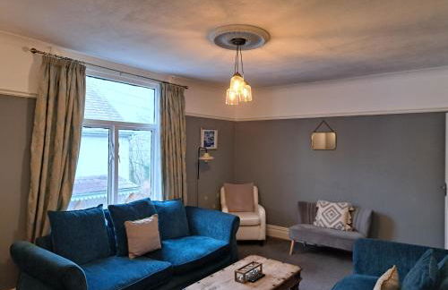 Llandudno apartment, quirky pub with tropical beer garden - Foto 3