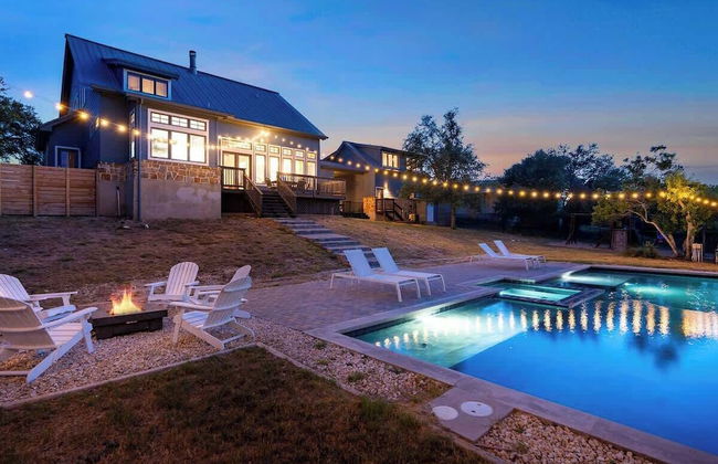 Luxurious Lake Park House: Sleeps 25, Pool, Hot-tub, Firepit and Game Room! - Photo 37