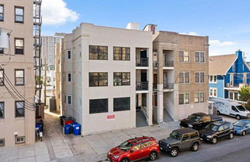 Modern 4BR 2BA Apt Steps to the Beach Open Living - Foto 37