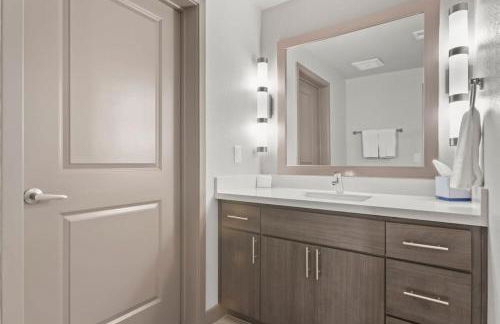 Cozysuites PHX RORO Gym Pool Pets Parking #13 - Photo 19