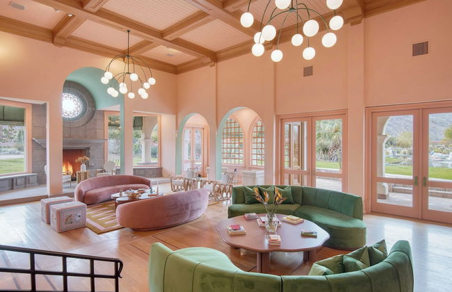 The Pond Estate by Avantstay Maximalist Designer Compound w/ 2 Casitas, Indoor + Outdoor Pools, Tennis Court, & Gorgeous Mountain Views 12k Sqft - Foto 14