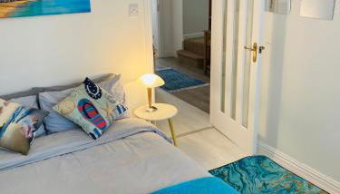 Stunning Seafront House with garden and private parking - Foto 3