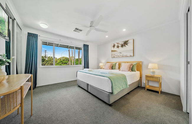 Coco Bay Resort - Photo 10