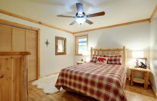 Game Room and Lake Access Wooded Retreat in Jay - Foto 13