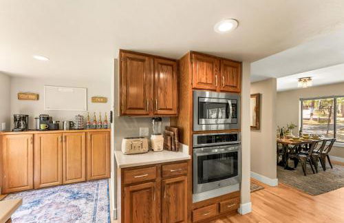 Spacious Comfort in Scenic Monument - Foto 19