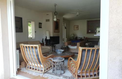 Villa conviviale au soleil avec piscine - Foto 10