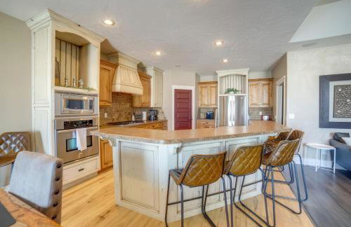 Rigby Gem with Hot Tub Theater Game Room Grill - Foto 24