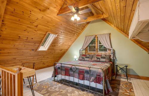 1 bedroom with a loft and hot tub cabin 45 minutes to Asheville - Foto 20