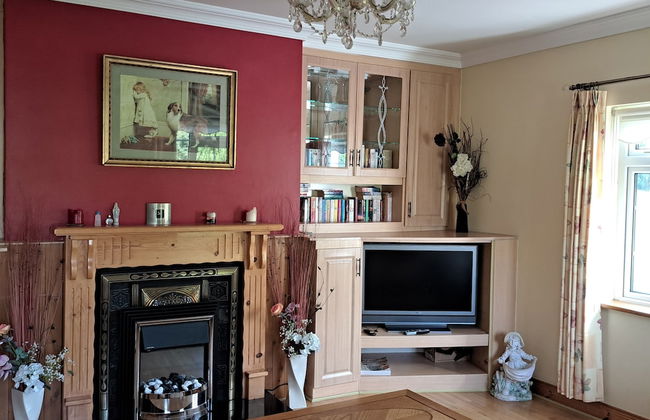 Spacious 6-bed House 10 Minutes From Knock Airport - Photo 18