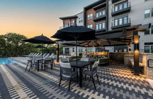 Luxurious New Unit 1Bd1Ba Pool, Golf Sim - Foto 24