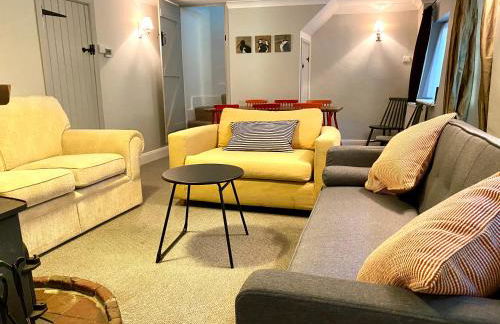 Holly Tree Cottage - 3 bedrooms and large garden with optional glamping double outside - Foto 3