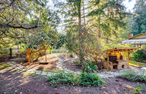 Luxe Redmond Family Home Sauna, Solarium and Creek - Foto 33