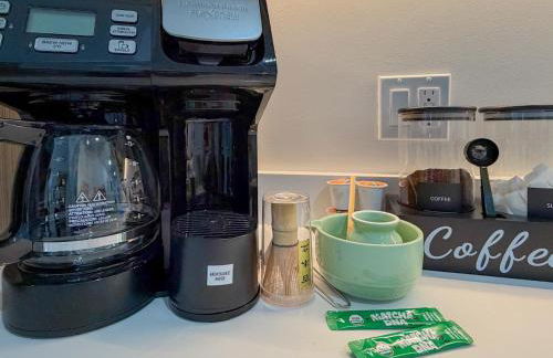 City Skyline Views & Rooftop Pool at District 225 - Foto 7