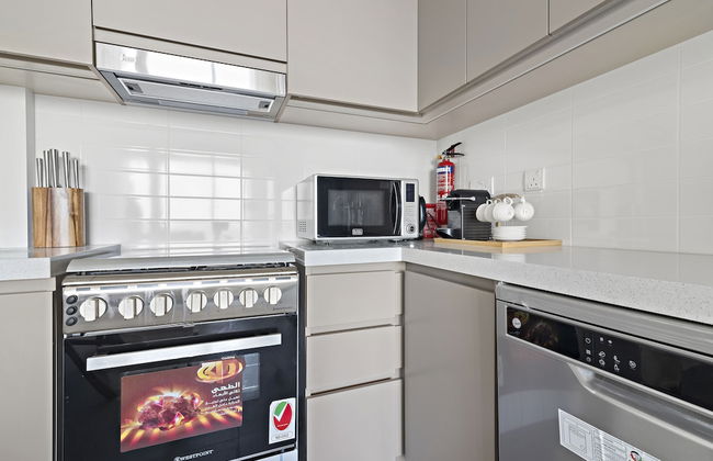 WelHome - Stylish Condo With Cityscape View in Creek Harbour - Photo 14