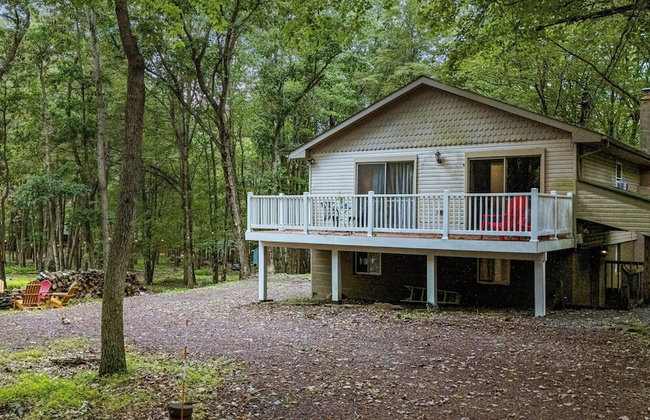 Frolic on Fern by Avantstay Enclosed Deck w/ Forest Views, Bar - Foto 97