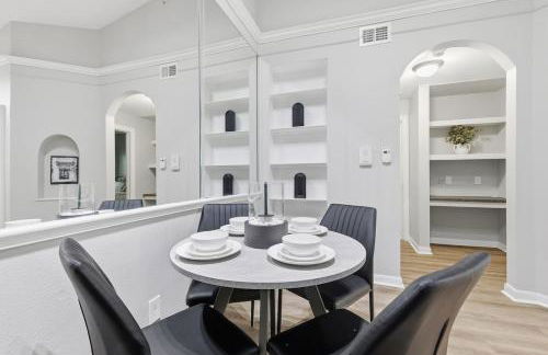 Stylish 1BR Suite with All the Comforts of Home - Photo 15