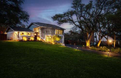 Lux 5BR gem with Heated Pool, SPA, and Outdoor Movie Theater - Foto 36