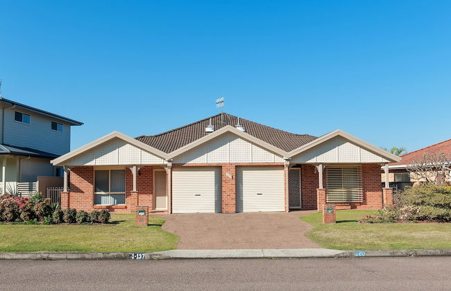 Little Rocky at Fingal Bay - Photo 17