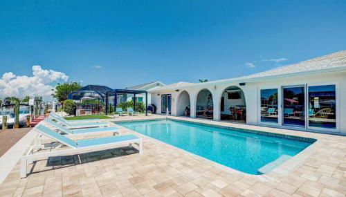 NEW! Cortez Cabana! Canal front home with heated pool & boat dock! - Foto 2