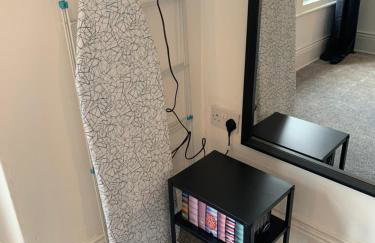 Windsor 4 - Spacious beautiful 4 bdrm maisonette nr Ncle free wifi free parking - Foto 22